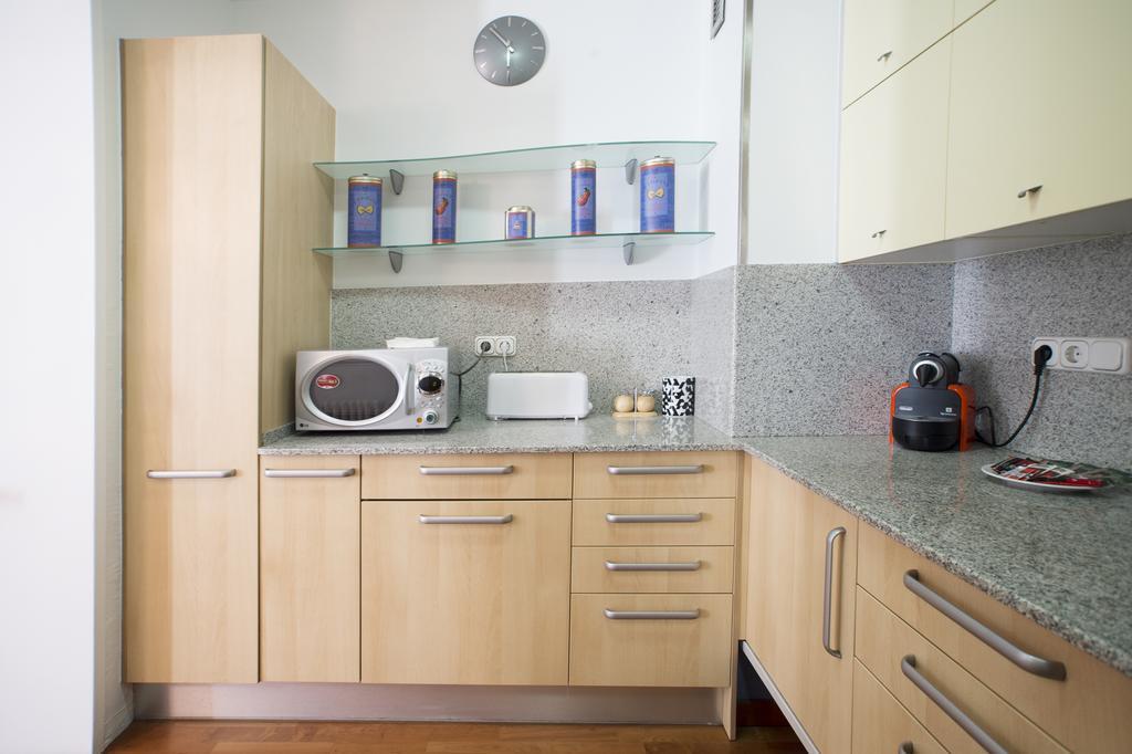 Canela Homes Barcelona Universitat Exterior photo