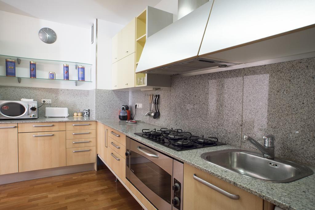 Canela Homes Barcelona Universitat Exterior photo